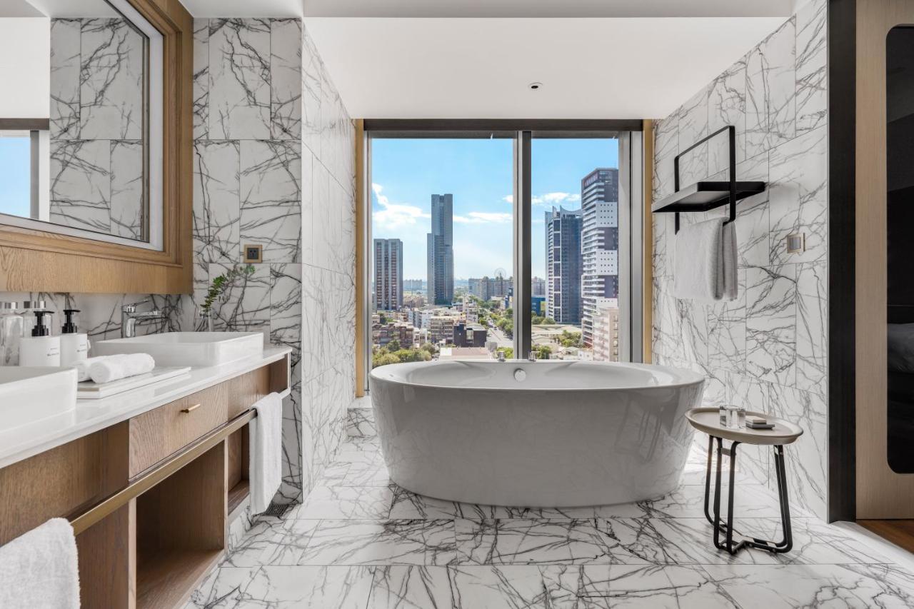 Готель Intercontinental Kaohsiung By Ihg Екстер'єр фото Bathroom