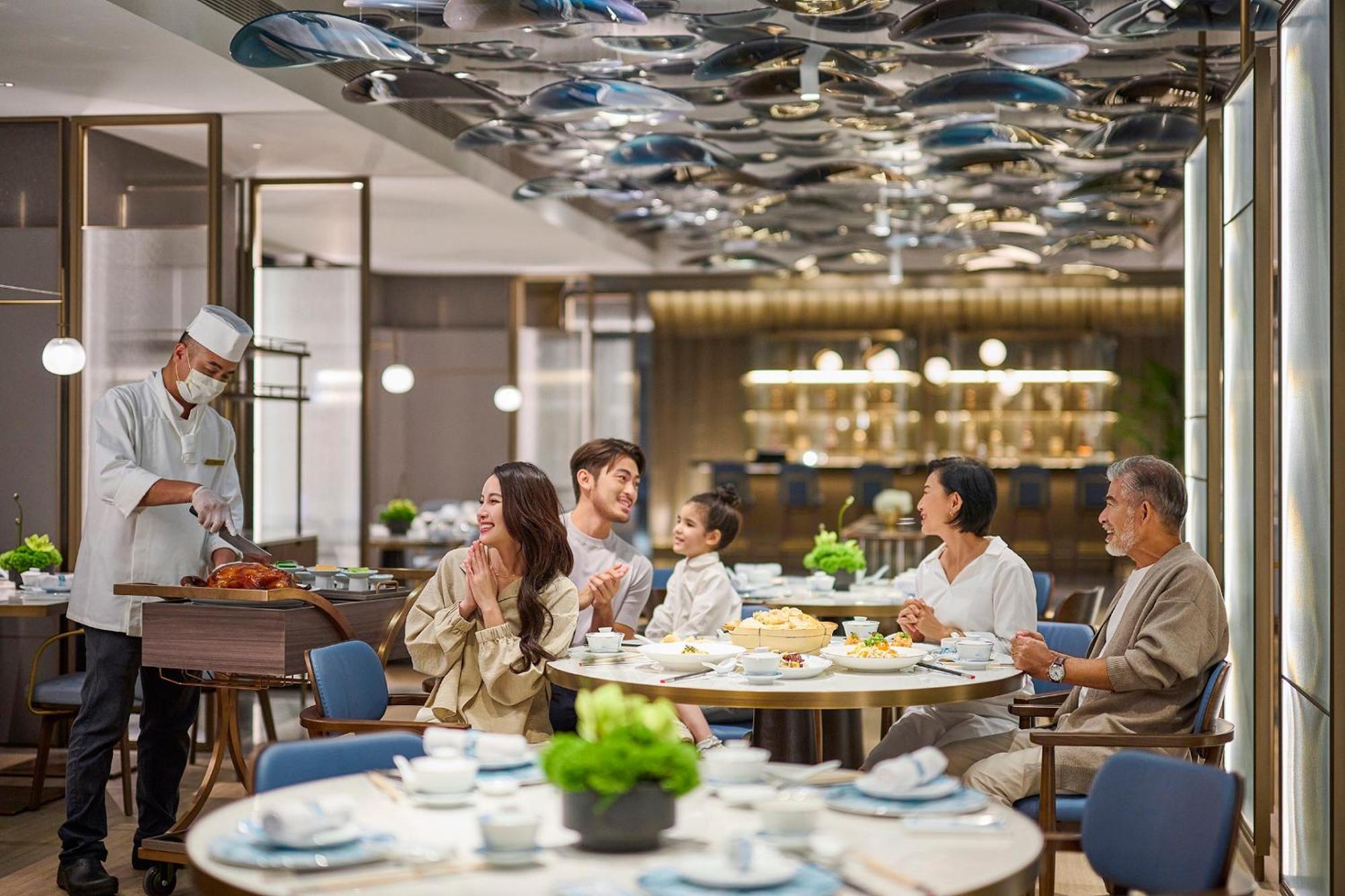 Готель Intercontinental Kaohsiung By Ihg Екстер'єр фото The Club at Hong Kong International Airport